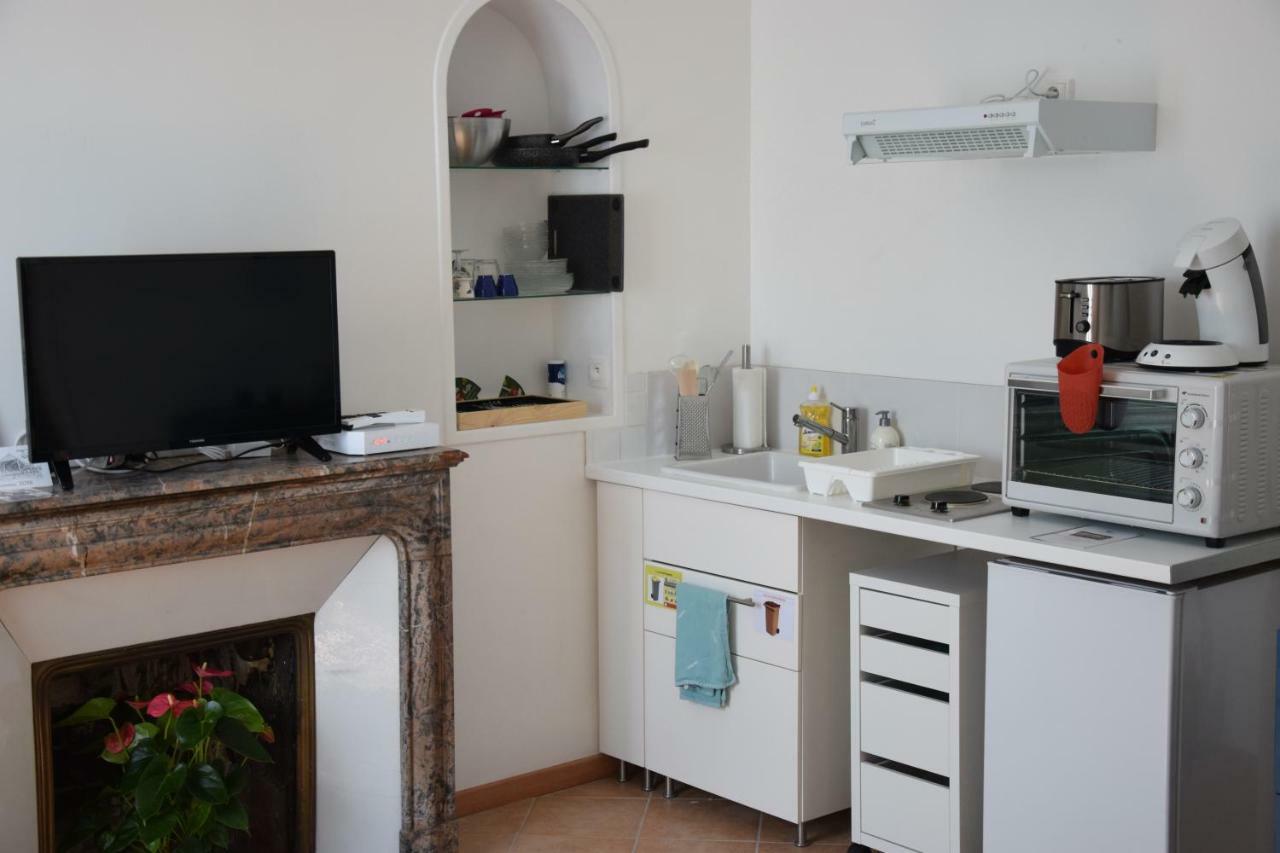 Joli Studio Plein Centre De Milly La Foret Экстерьер фото