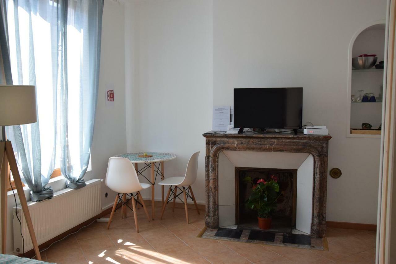 Joli Studio Plein Centre De Milly La Foret Экстерьер фото